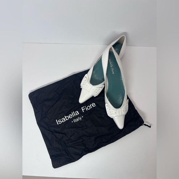 Isabella Fiore Shoes - Vintage Isabella Fiore White Leather Kitten Heel Pumps | Made in Italy | Size 8